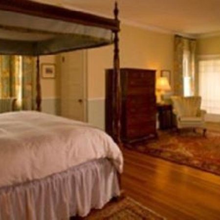 The Manor Inn Castine Room photo