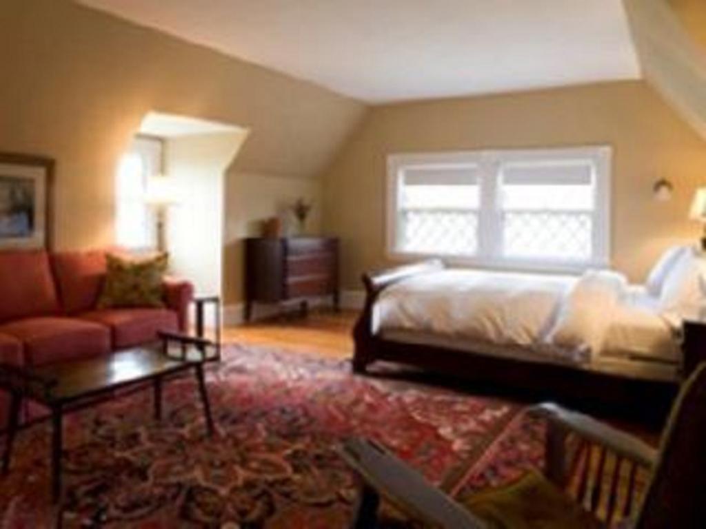 The Manor Inn Castine Room photo